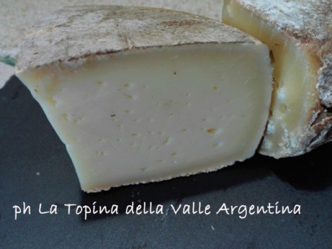 toma di mucca - formaggio ligure - cucina bianca - triora